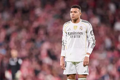 بعد عام ونصف.. الحكم على باريس سان جيرمان بدفع 61 مليون يورو لمبابي